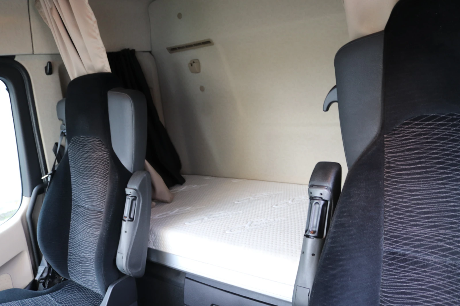 Mercedes-Benz Actros 2548  | Mobile.bg   15