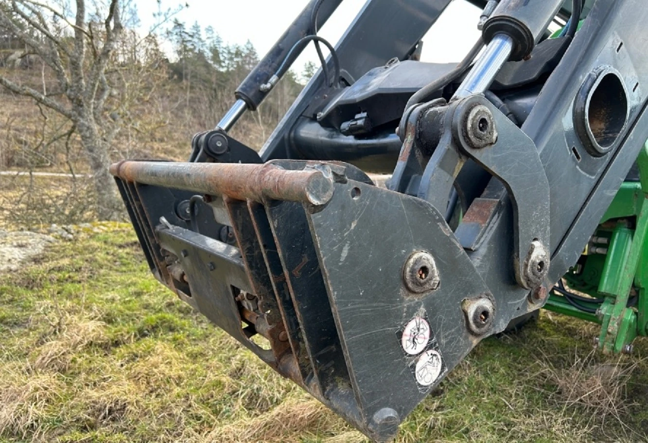 Трактор John Deere 6310 , снимка 8 - Селскостопанска техника - 54913096