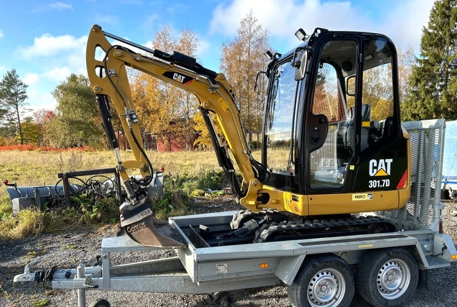 Багер Cat 301.7D