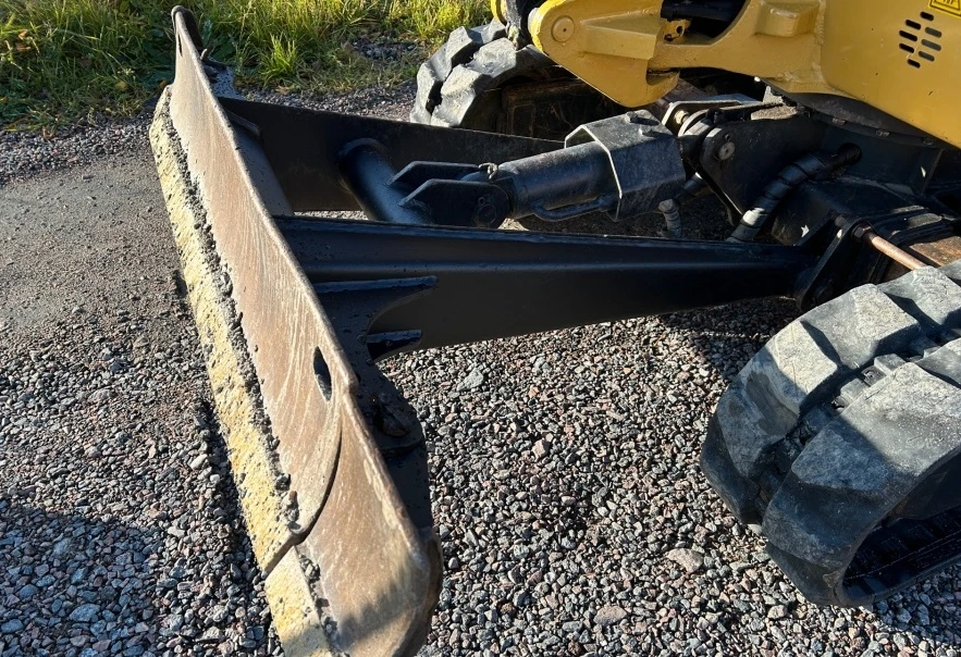 Багер Cat 301.7D, снимка 8 - Индустриална техника - 54915757