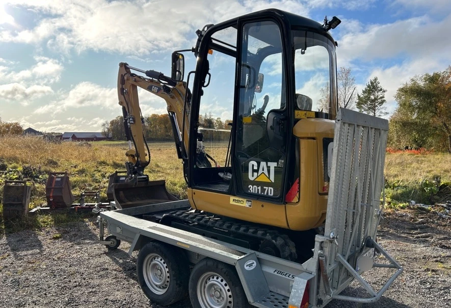 Багер Cat 301.7D, снимка 12 - Индустриална техника - 54915757