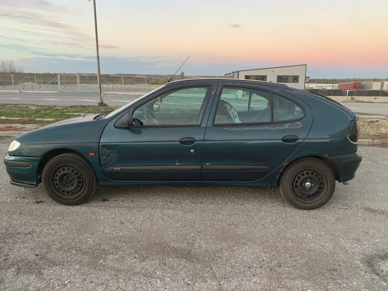 Renault Megane 2.0, снимка 2 - Автомобили и джипове - 52877241