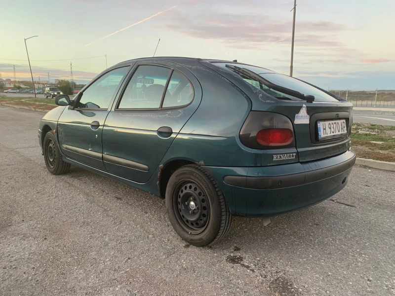 Renault Megane 2.0, снимка 8 - Автомобили и джипове - 52877241