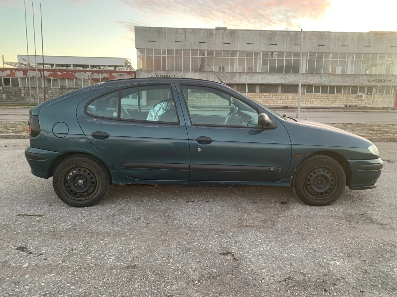 Renault Megane 2.0, снимка 5 - Автомобили и джипове - 52877241