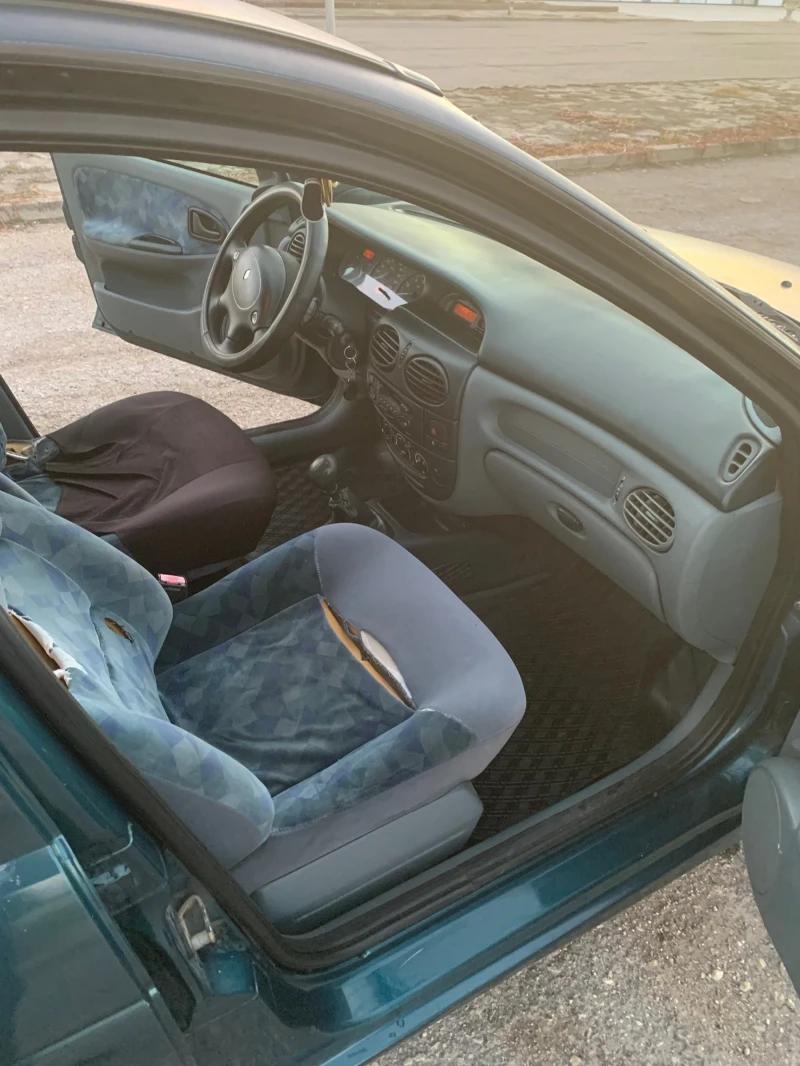 Renault Megane 2.0, снимка 13 - Автомобили и джипове - 52877241