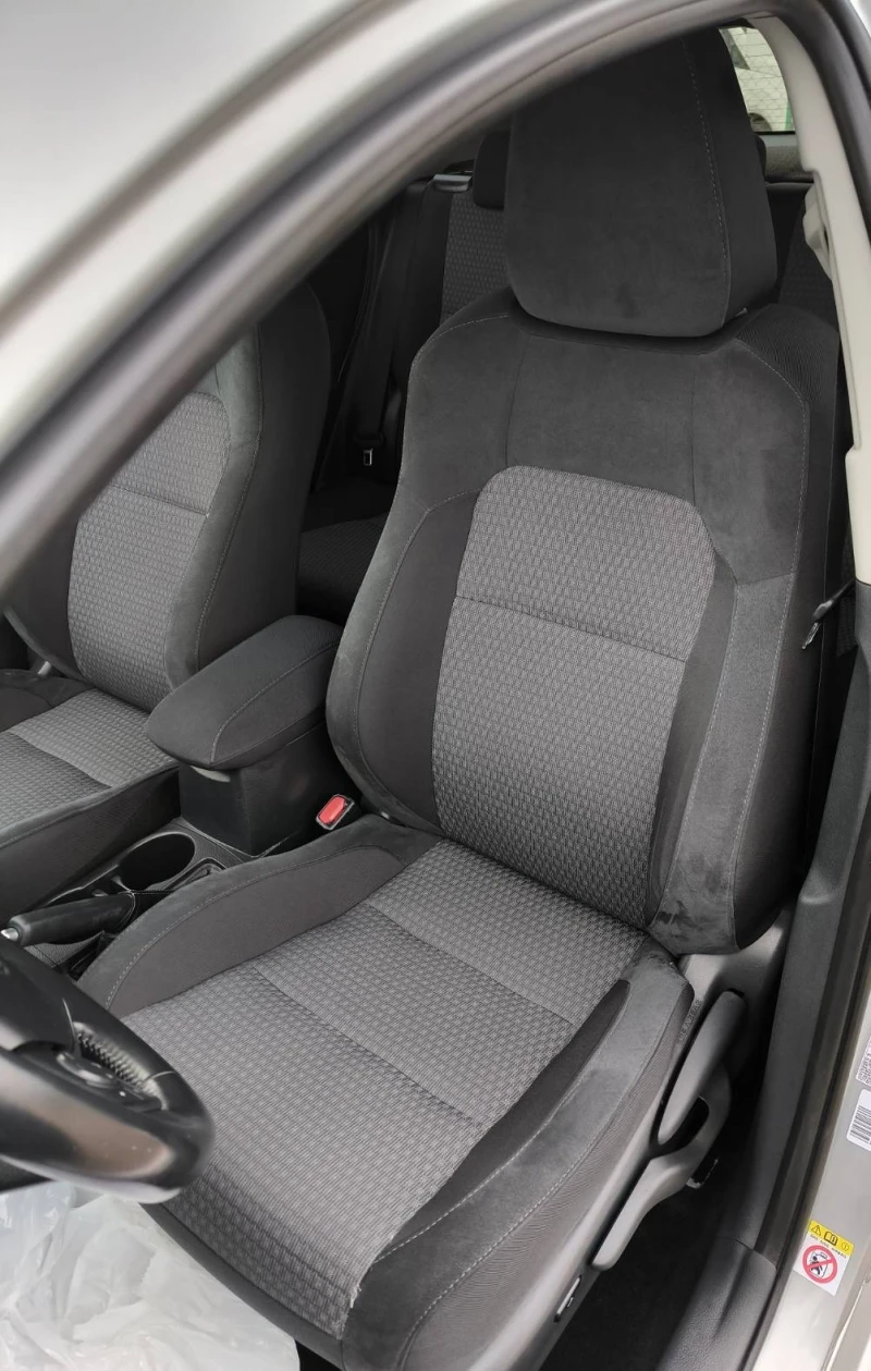 Toyota Auris 1.2I Turbo 16V Фейс , снимка 7 - Автомобили и джипове - 52711827