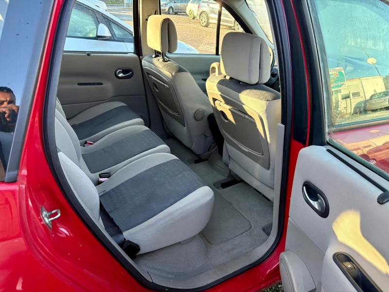 Renault Scenic, снимка 4 - Автомобили и джипове - 52905878