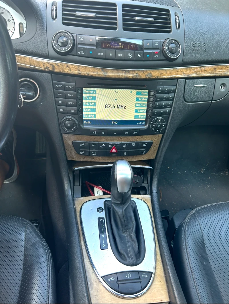 Mercedes-Benz E 320 W211, снимка 14 - Автомобили и джипове - 53511840