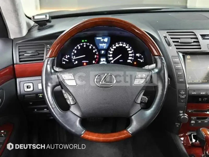 Lexus LS 460 LONG V8 Преглед на място, реална цена до София, снимка 13 - Автомобили и джипове - 54489459