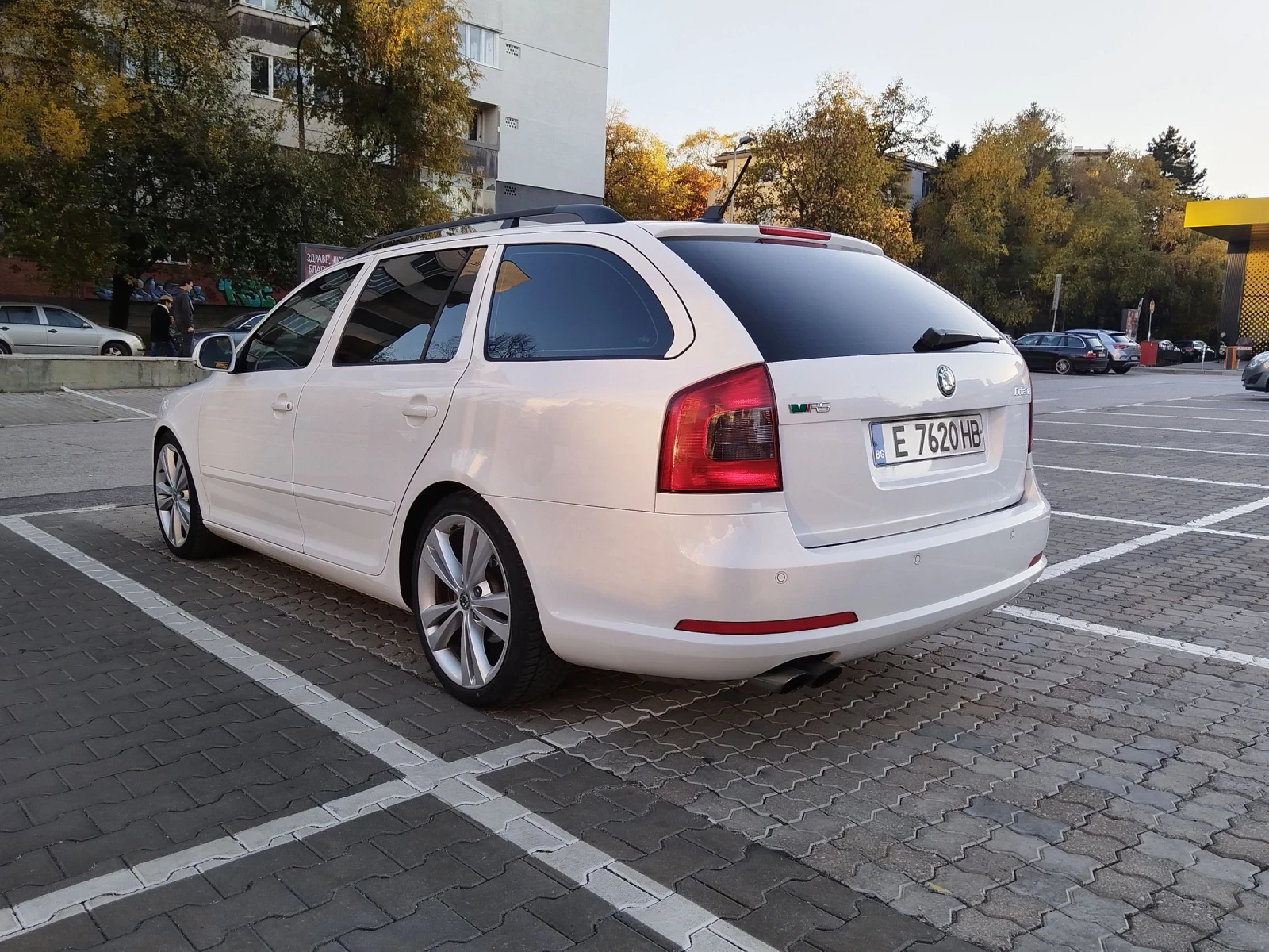 Skoda Octavia VRS / 2.0 TFSI / DSG - изображение 3