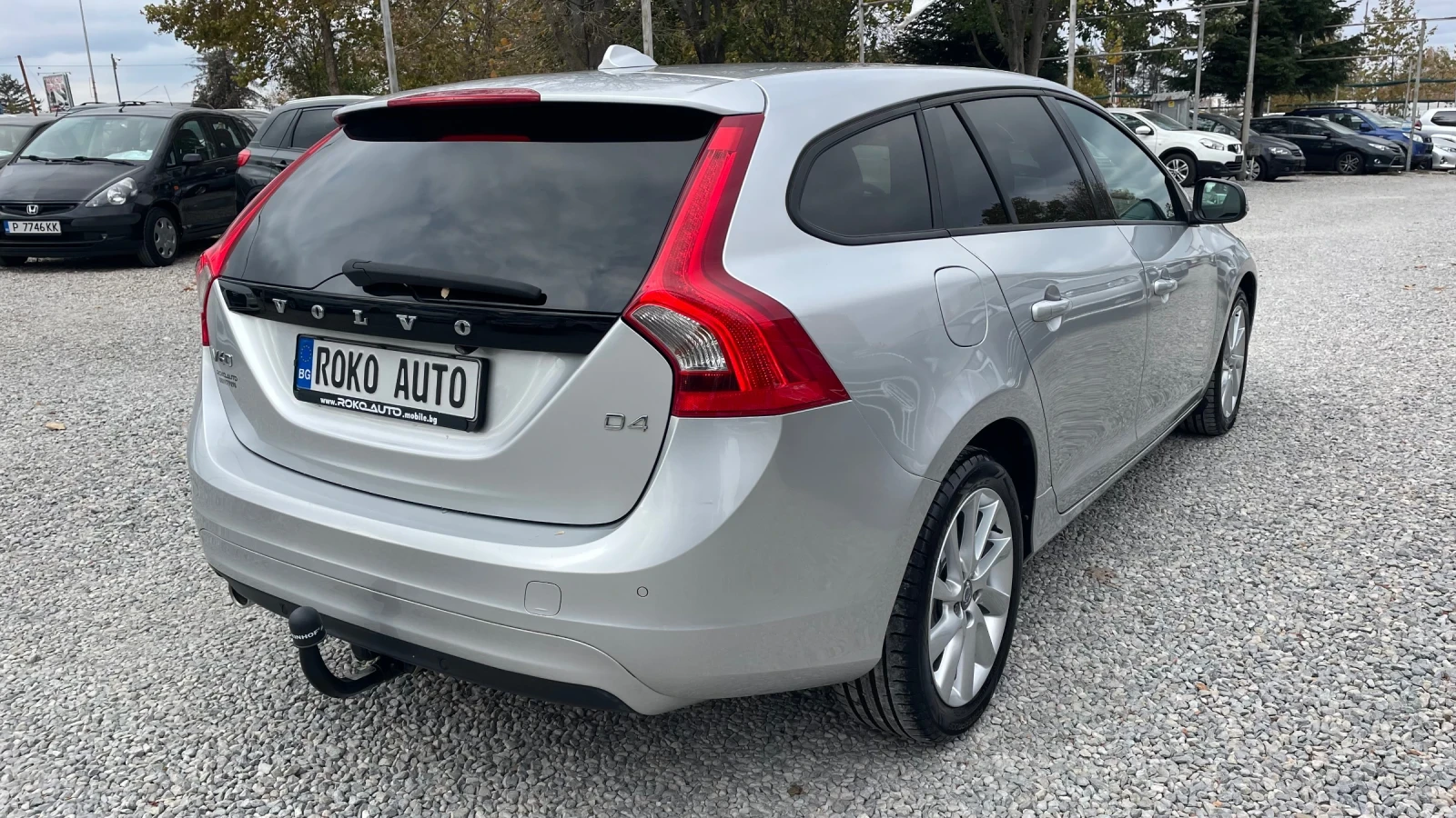 Volvo V60 2.0 D4/ FACELIFT/АВТОМАТИК/100%РЕАЛНИ КМ/ - изображение 6