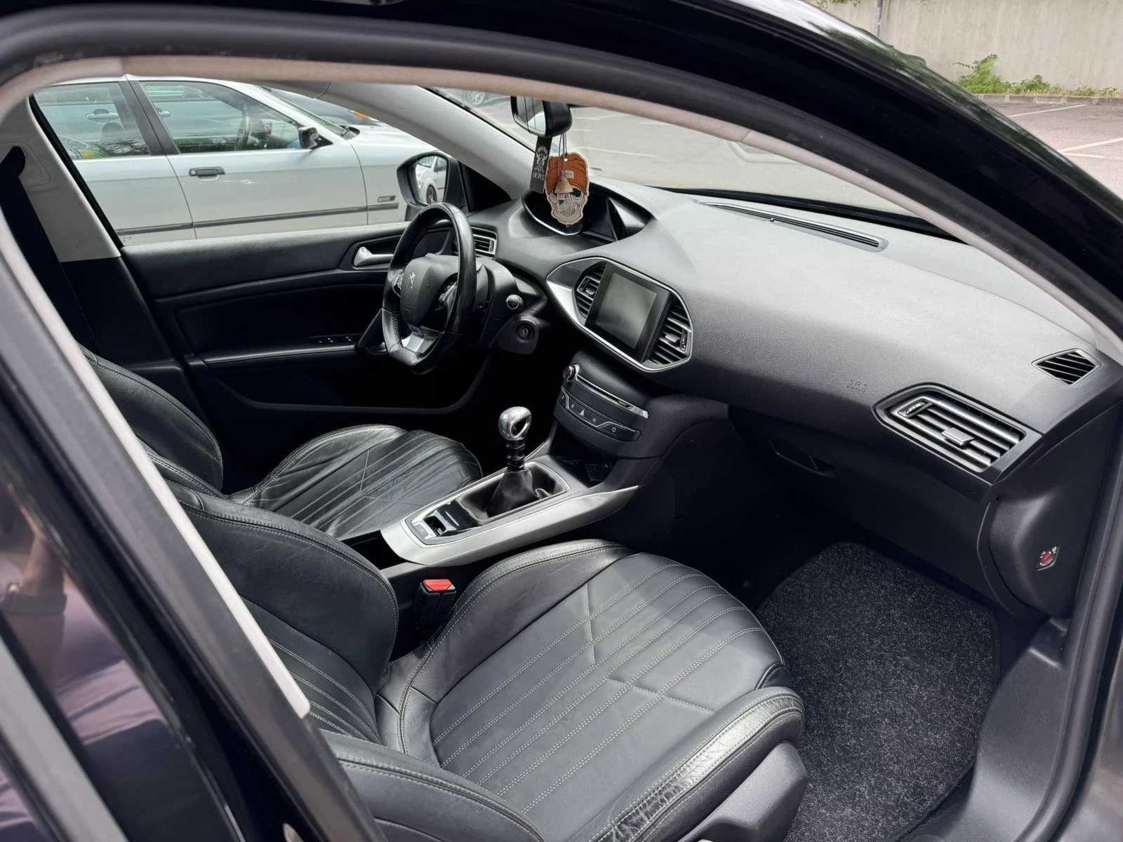Peugeot 308 1.6 BlueHDi Allure 120к.с. - изображение 10