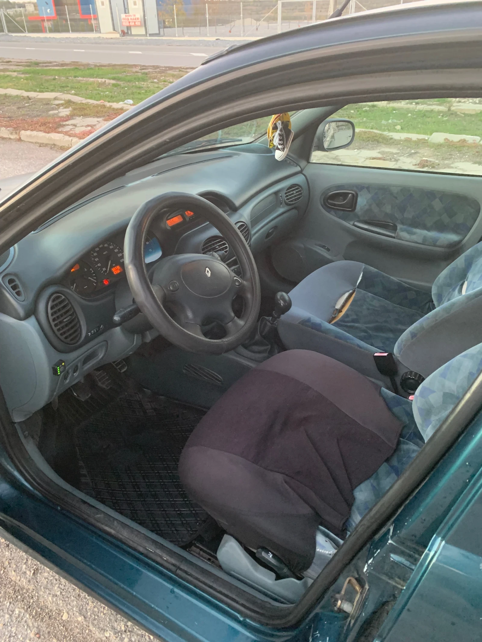 Renault Megane 2.0 | Mobile.bg — изображение 9