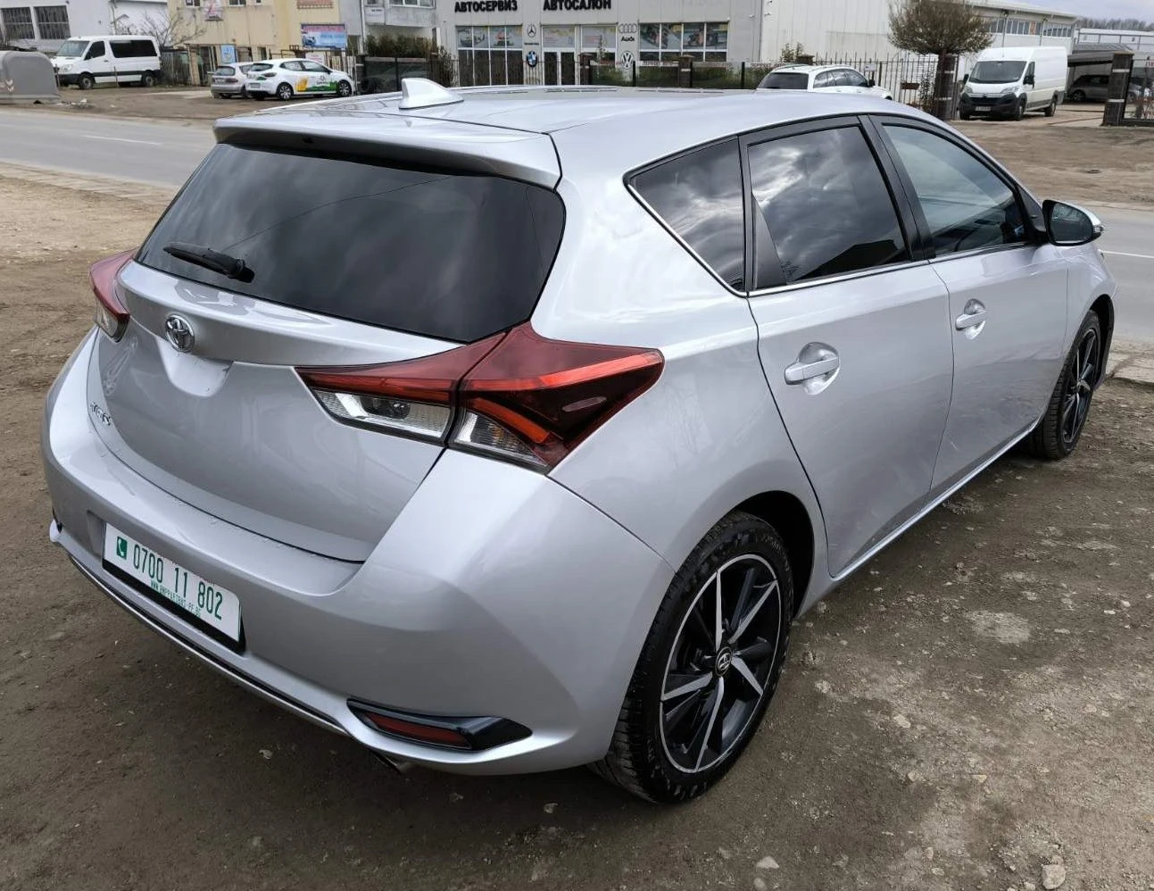 Toyota Auris 1.2I Turbo 16V Фейс  - изображение 4