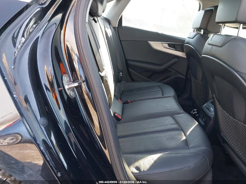 Audi A4 2l 2.0T Premium - изображение 8