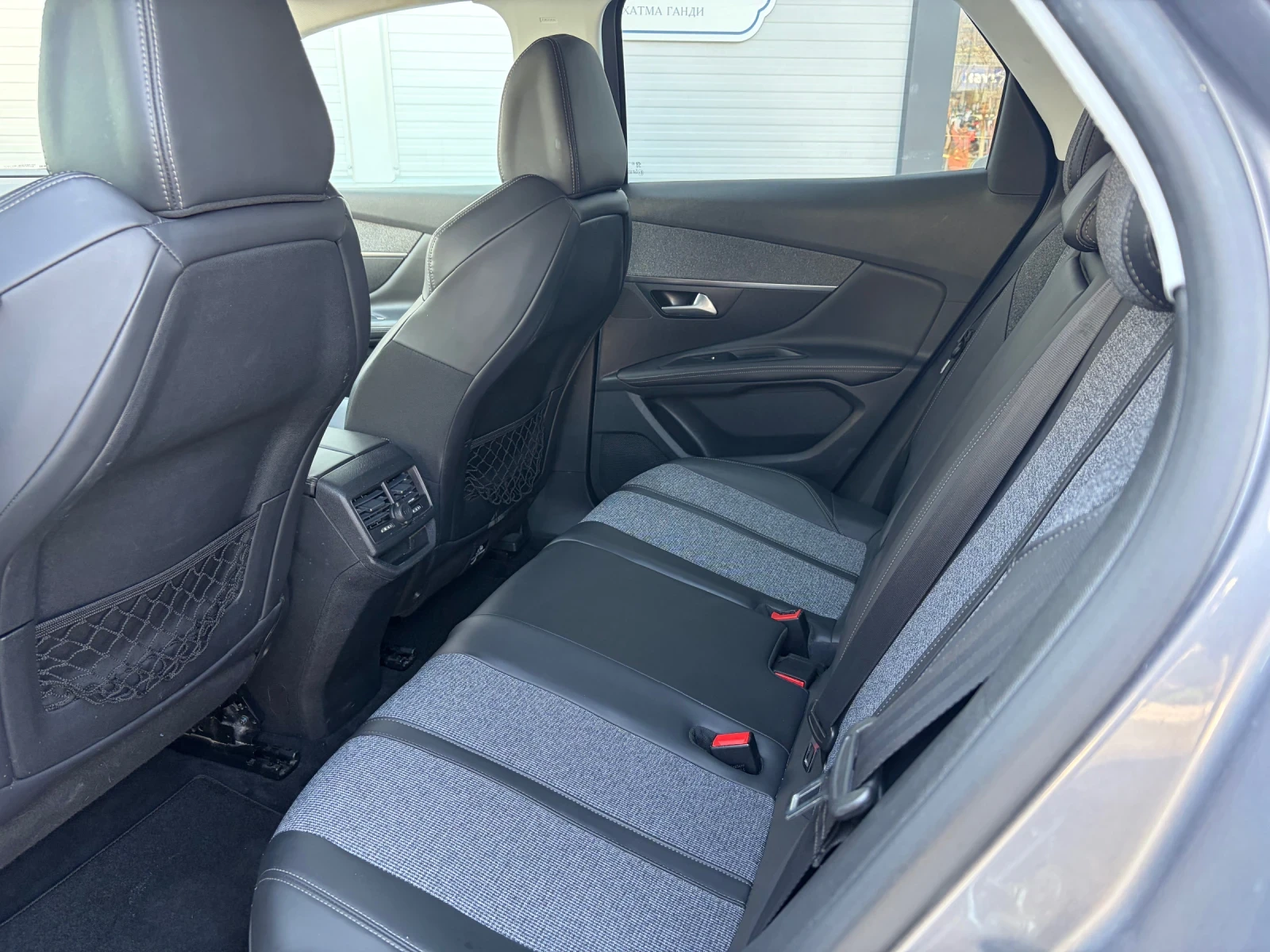 Peugeot 3008 1.5HDI ALLURE KEYLESS GO EVRO6D, снимка 11 - Автомобили и джипове - 53757625