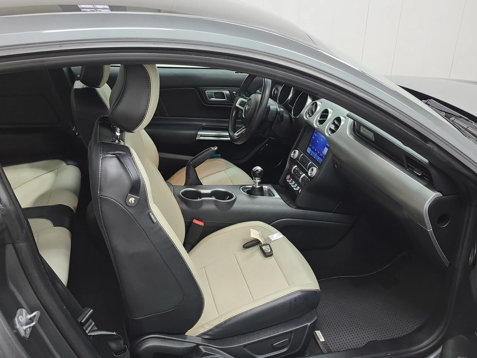 Ford Mustang EcoBoost Premium, снимка 8 - Автомобили и джипове - 53761037