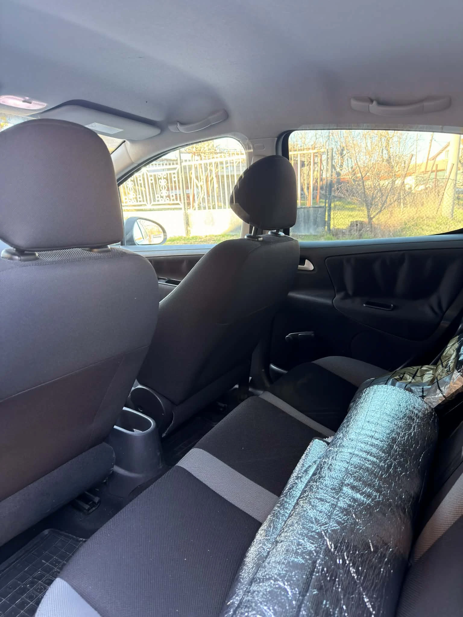 Peugeot 207 1.4, снимка 9 - Автомобили и джипове - 54247932