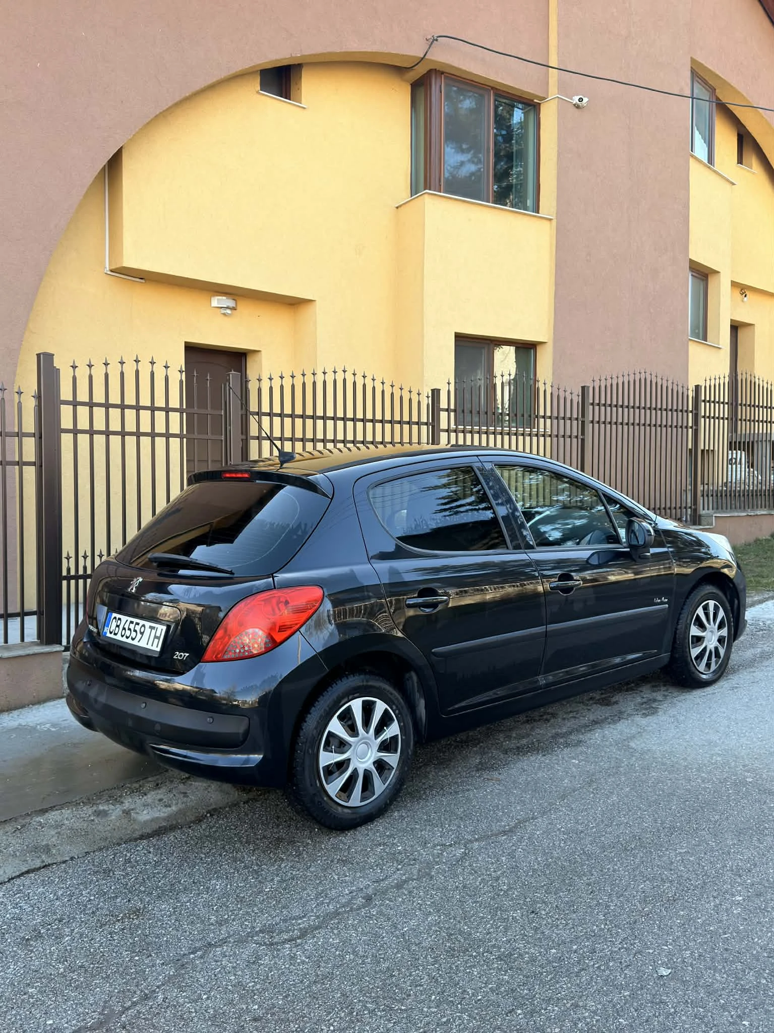 Peugeot 207 1.4, снимка 5 - Автомобили и джипове - 54247932