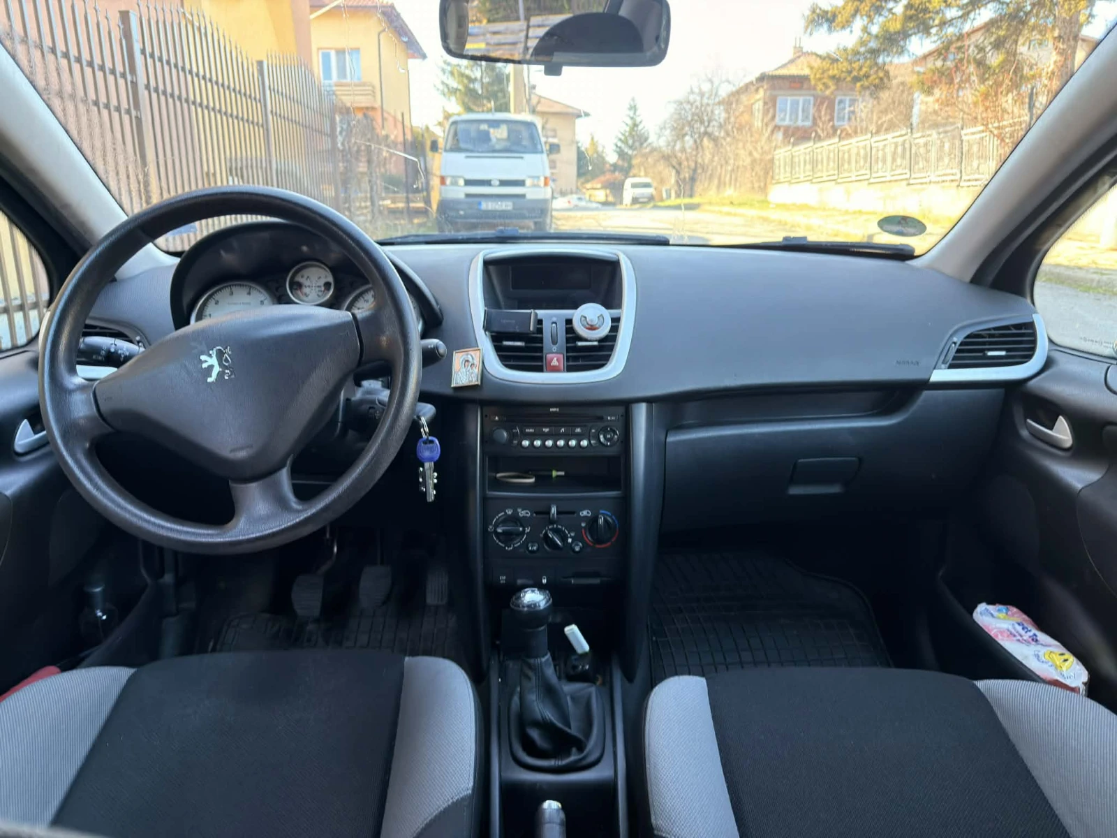 Peugeot 207 1.4, снимка 8 - Автомобили и джипове - 54247932