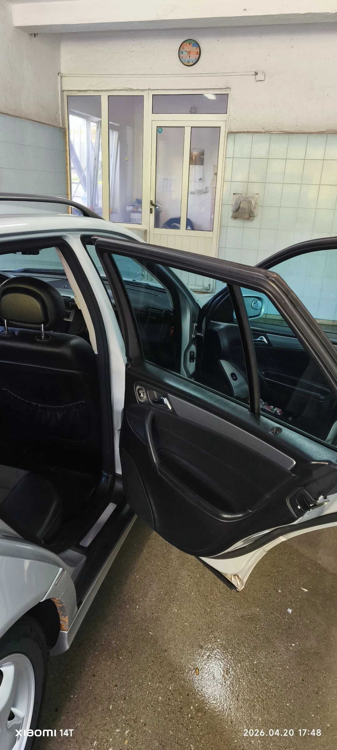 Mercedes-Benz C 220, снимка 13 - Автомобили и джипове - 54259372