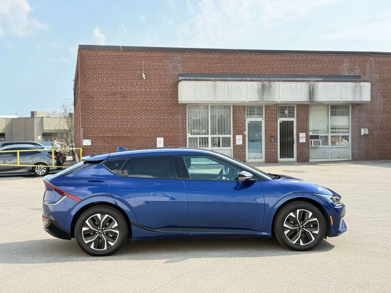 Kia EV6 Land w/GT Line Pkg AWD  CARFAX, снимка 3 - Автомобили и джипове - 54357624