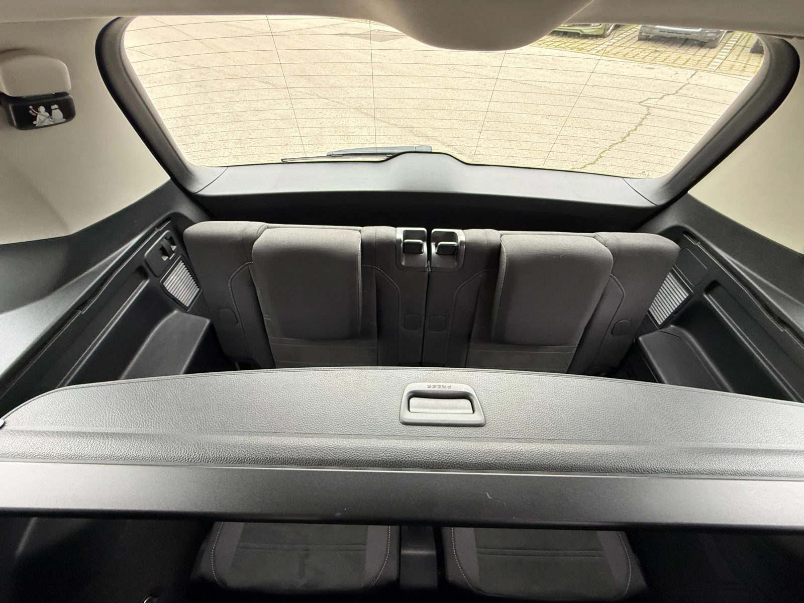 VW Touran, снимка 10 - Автомобили и джипове - 54471639