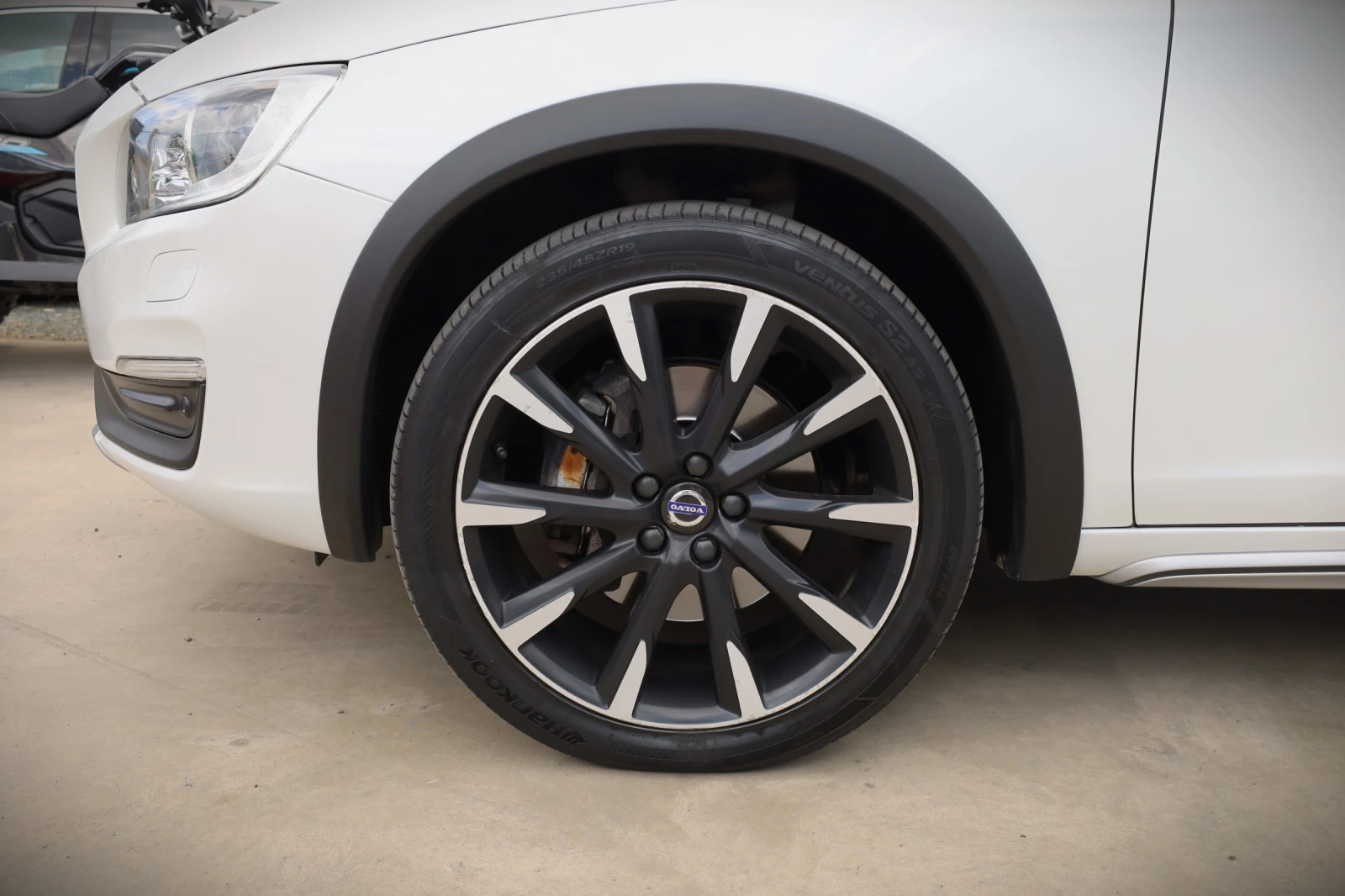 Volvo V60 Cross Country T5 AWD, снимка 5 - Автомобили и джипове - 55234834