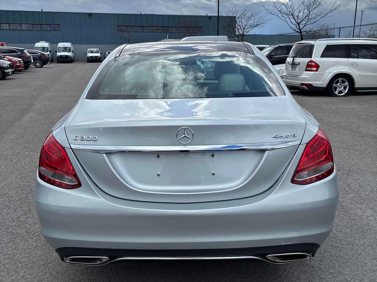 Mercedes-Benz C 300 * АВТОКРЕДИТ БЕЗ ПЪРВОНАЧАЛНА ВНОСКА* , снимка 4 - Автомобили и джипове - 55294545