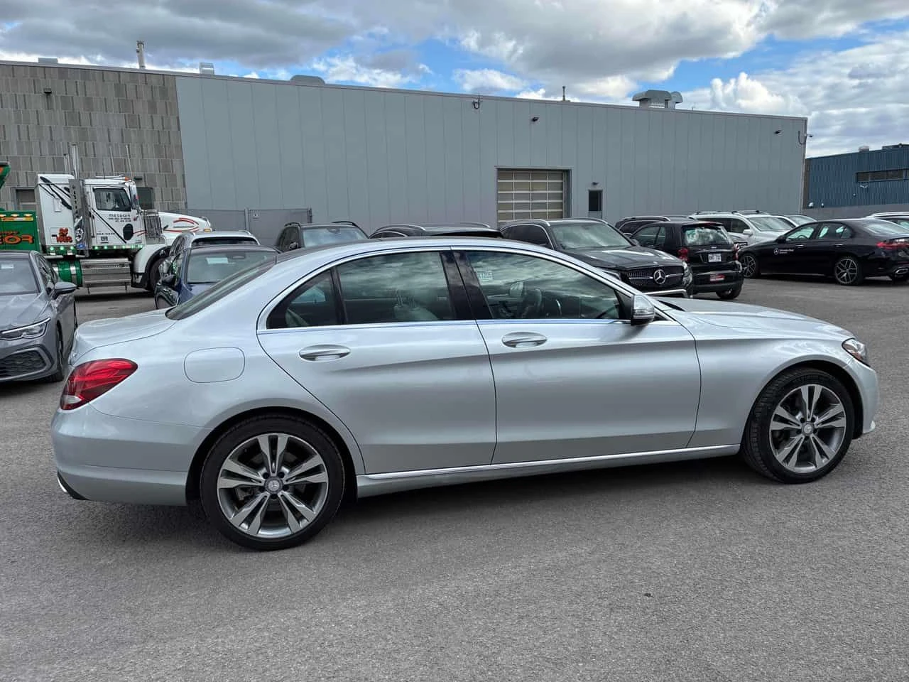 Mercedes-Benz C 300 * АВТОКРЕДИТ БЕЗ ПЪРВОНАЧАЛНА ВНОСКА* , снимка 3 - Автомобили и джипове - 55294545