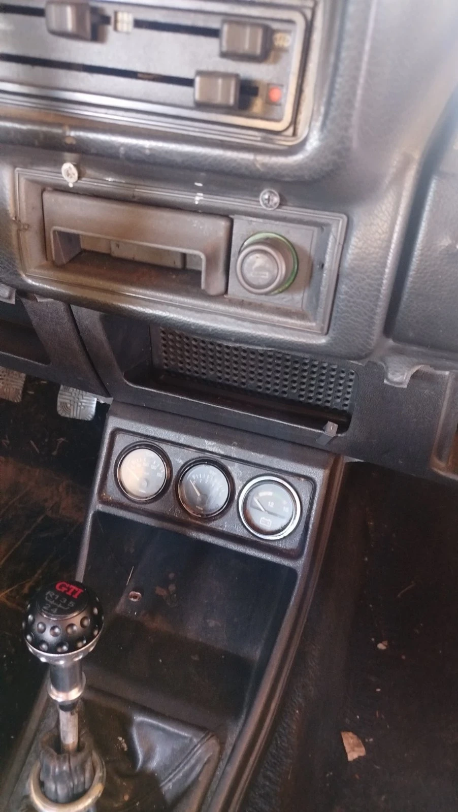VW Golf mk1 1.8 GTI, снимка 8 - Автомобили и джипове - 56080405