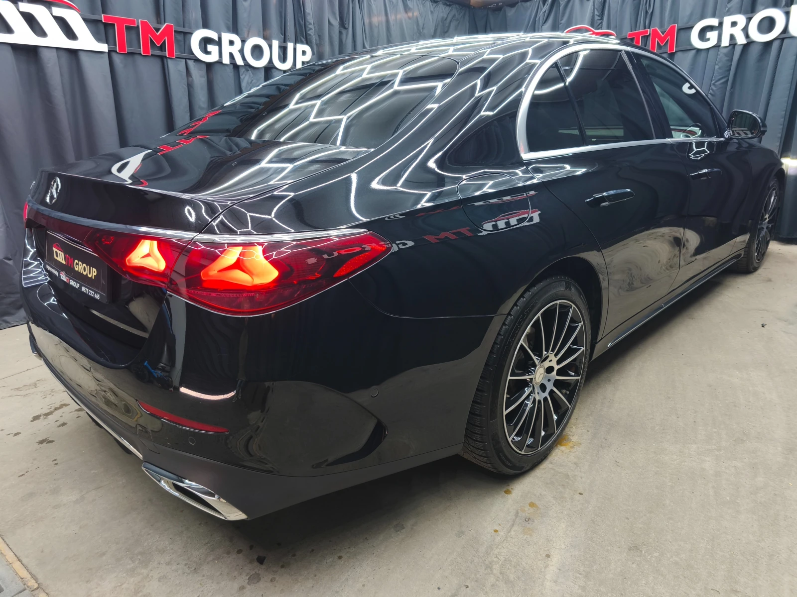 Mercedes-Benz E 220 d -Mild Hybrid* 197k.c* Automatic* AMG-Line* Euro6, снимка 4 - Автомобили и джипове - 56113064