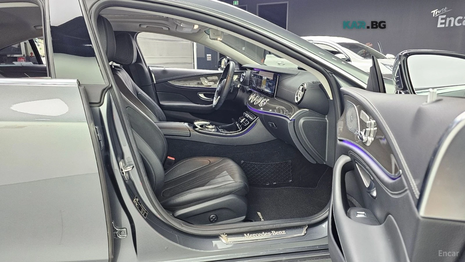 Mercedes-Benz CLS 400 4MATIC AMG* HUD* 360* ОБДУХВ* НАВИ* ПАНО, снимка 8 - Автомобили и джипове - 56121394