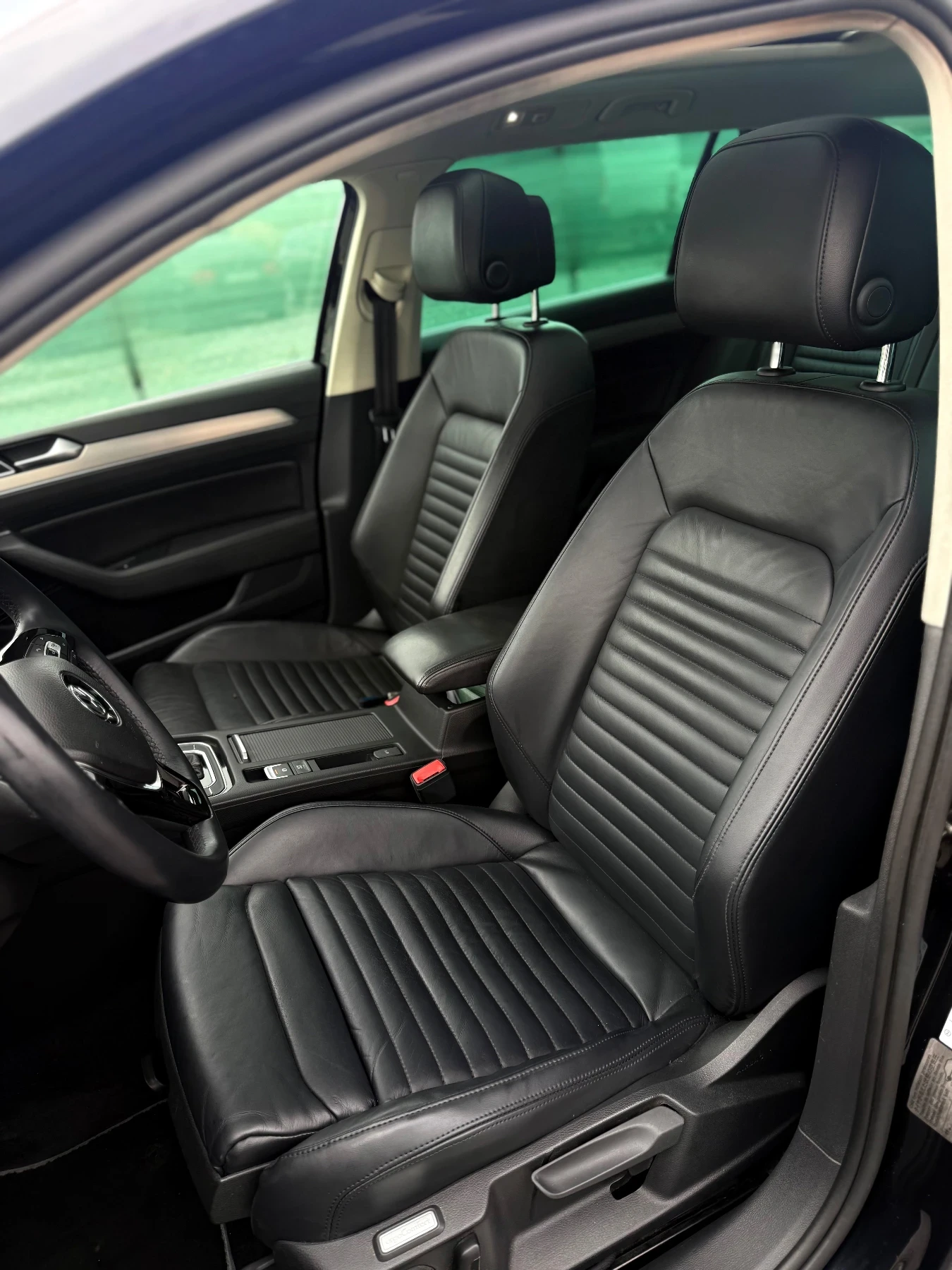 VW Passat * HIGHLINE* DIGITAL* , снимка 12 - Автомобили и джипове - 56504678