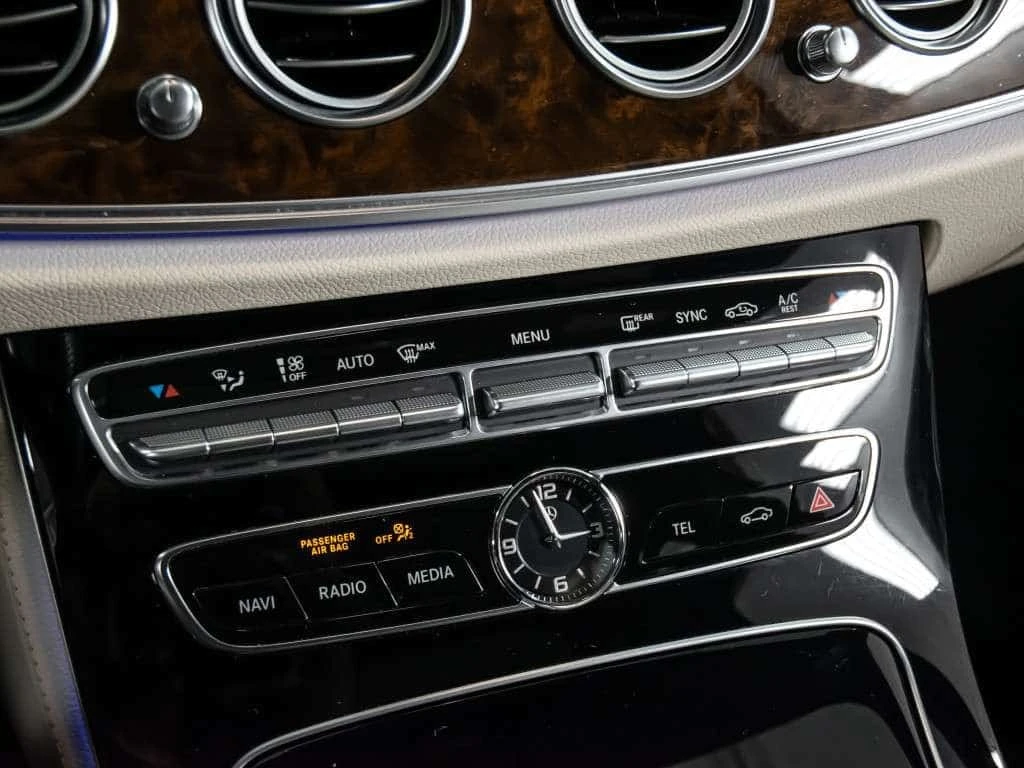 Mercedes-Benz E 400 4MATIC * AMG * 27K KM * CARFAX *  | Mobile.bg � ����������� 15