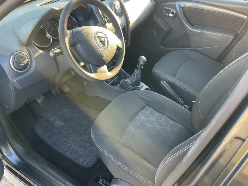 Dacia Duster 1.5dci-4x4-TOP, снимка 9 - Автомобили и джипове - 50219748