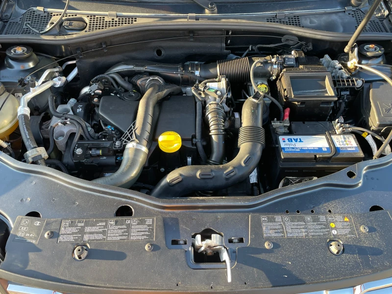 Dacia Duster 1.5dci-4x4-TOP, снимка 15 - Автомобили и джипове - 50219748