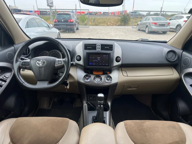 Toyota Rav4 2.2 D4D, снимка 14 - Автомобили и джипове - 51691652