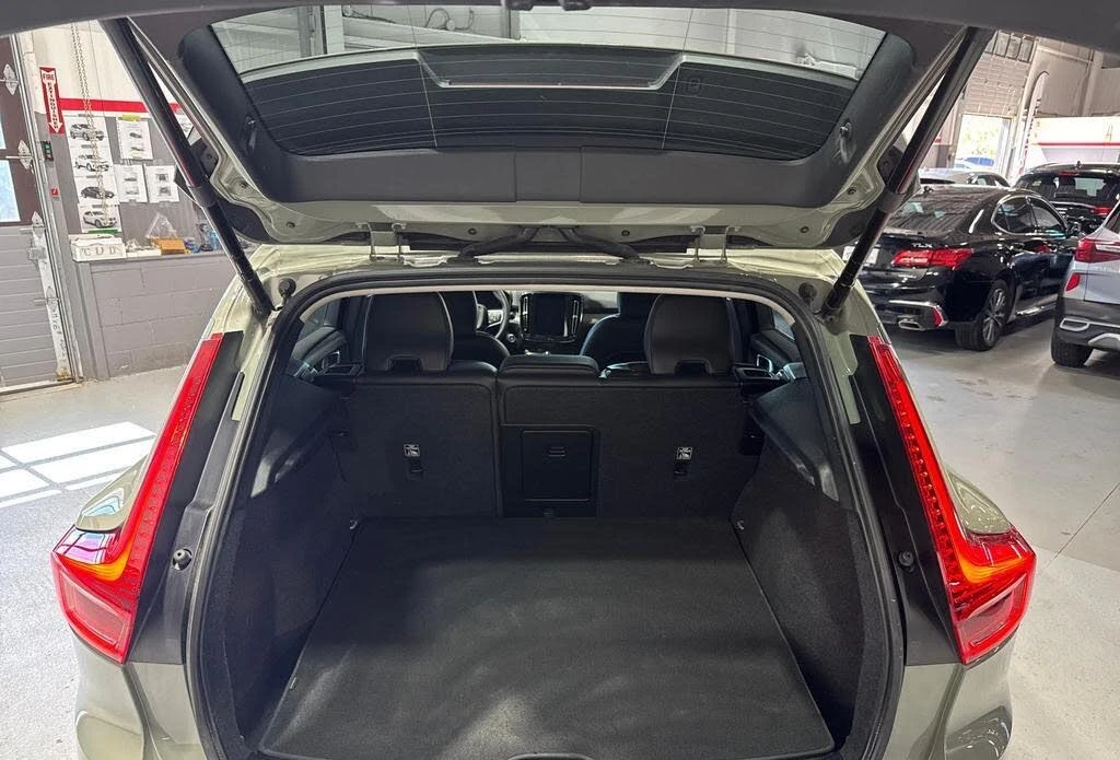 Volvo XC40 B5 Core Dark Theme * АвтоКредит* (ЦЕНА ДО БГ) - изображение 8