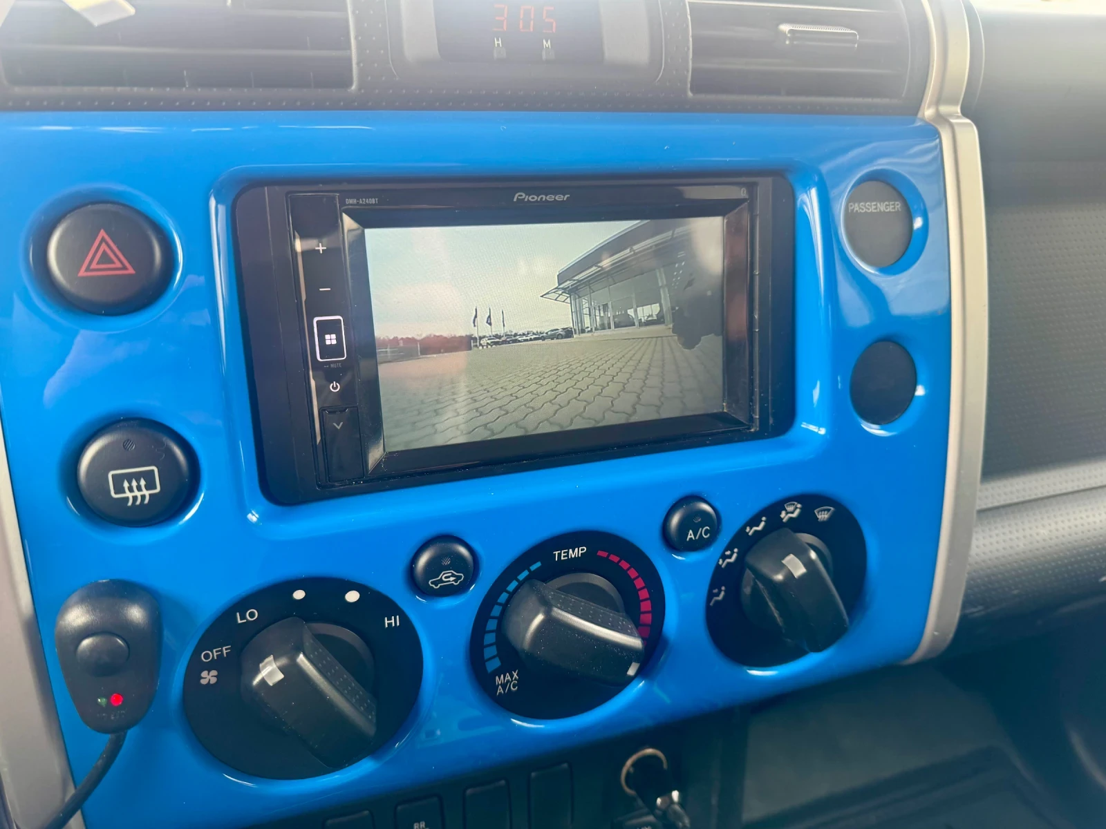 Toyota Fj cruiser Колата е в отлично състояние окачване EMU OLD MAN , снимка 13 - Автомобили и джипове - 53913660