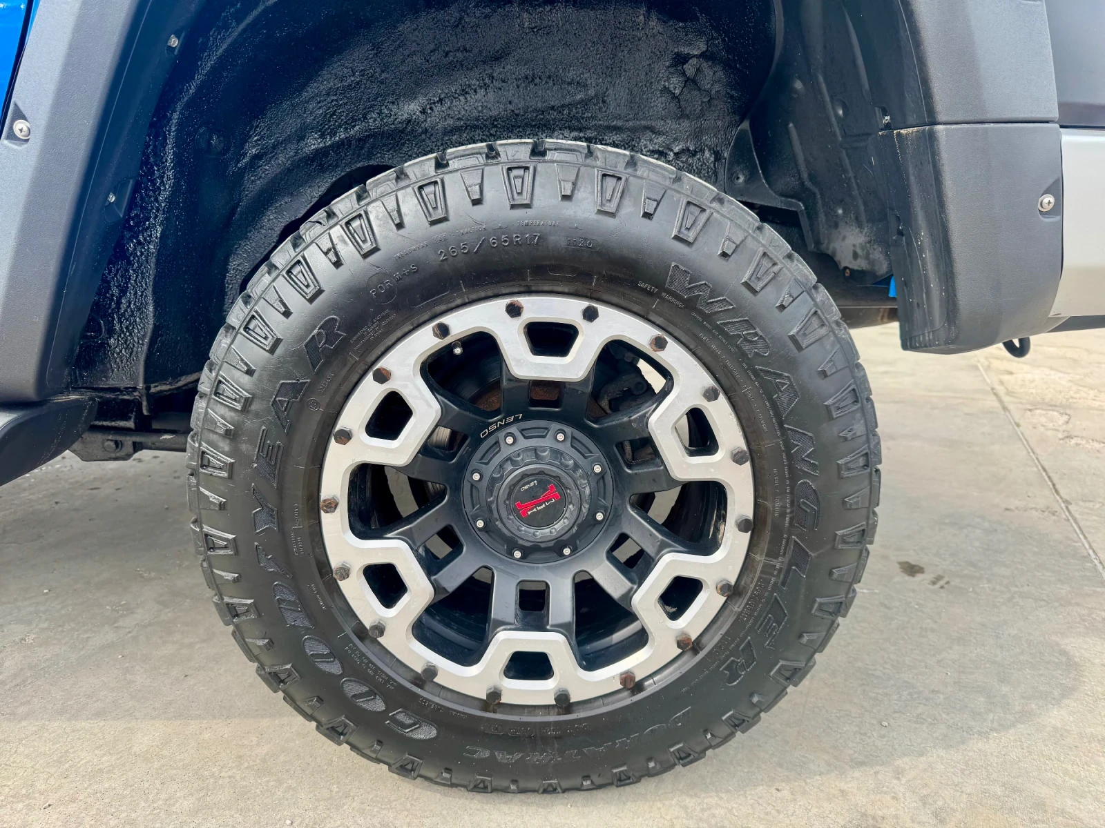 Toyota Fj cruiser Колата е в отлично състояние окачване EMU OLD MAN , снимка 9 - Автомобили и джипове - 53913660