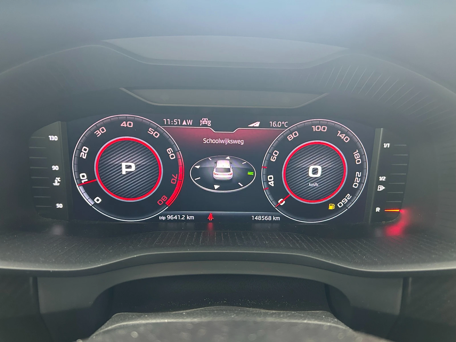 Skoda Kodiaq 1.5 TSI Sportline, снимка 10 - Автомобили и джипове - 53956567