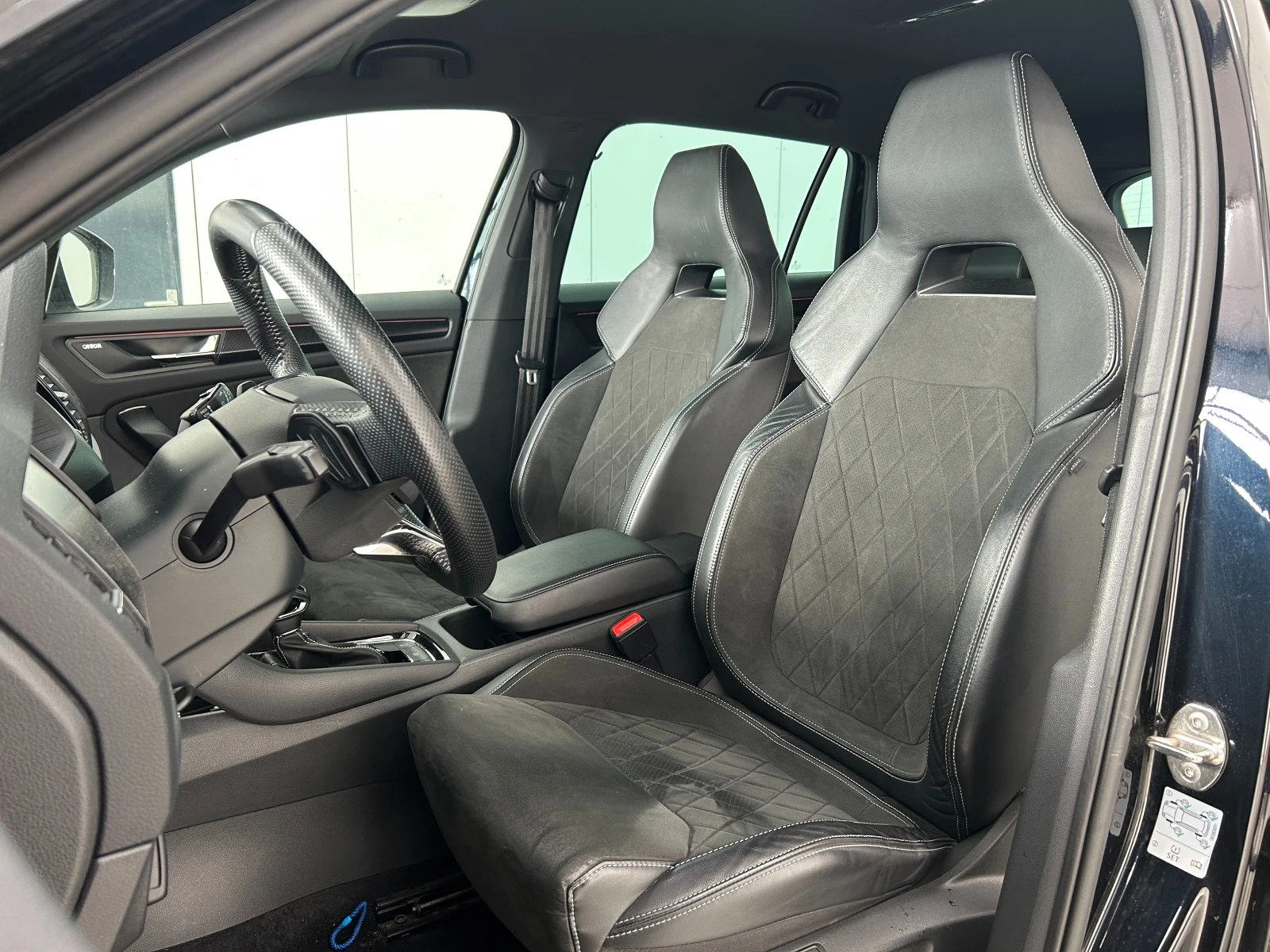 Skoda Kodiaq 1.5 TSI Sportline, снимка 7 - Автомобили и джипове - 53956567