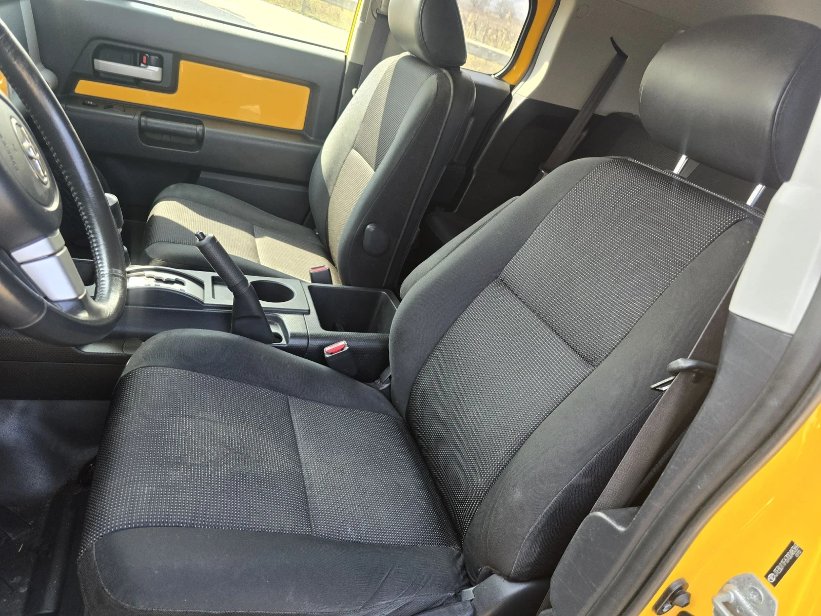 Toyota Fj cruiser 4.0Vvti/AVTOMAT, снимка 4 - Автомобили и джипове - 53977694