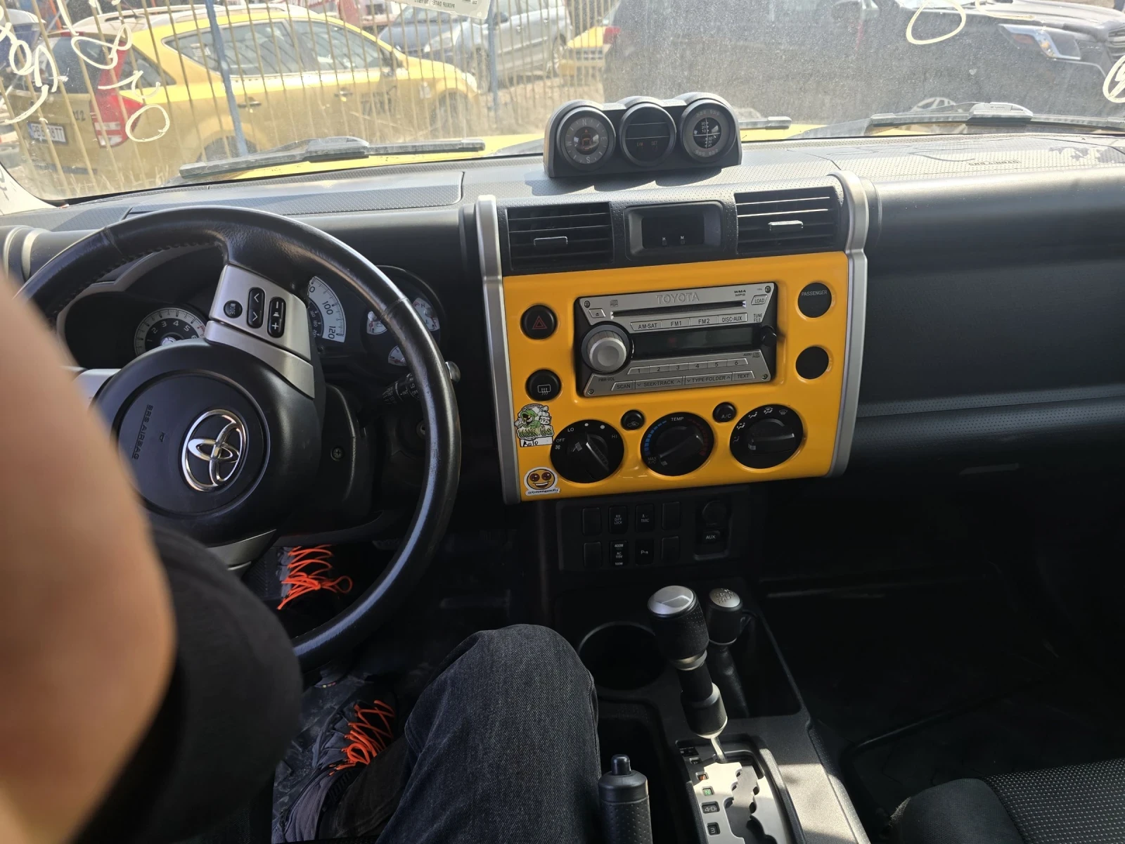 Toyota Fj cruiser 4.0Vvti/AVTOMAT, снимка 6 - Автомобили и джипове - 53977694