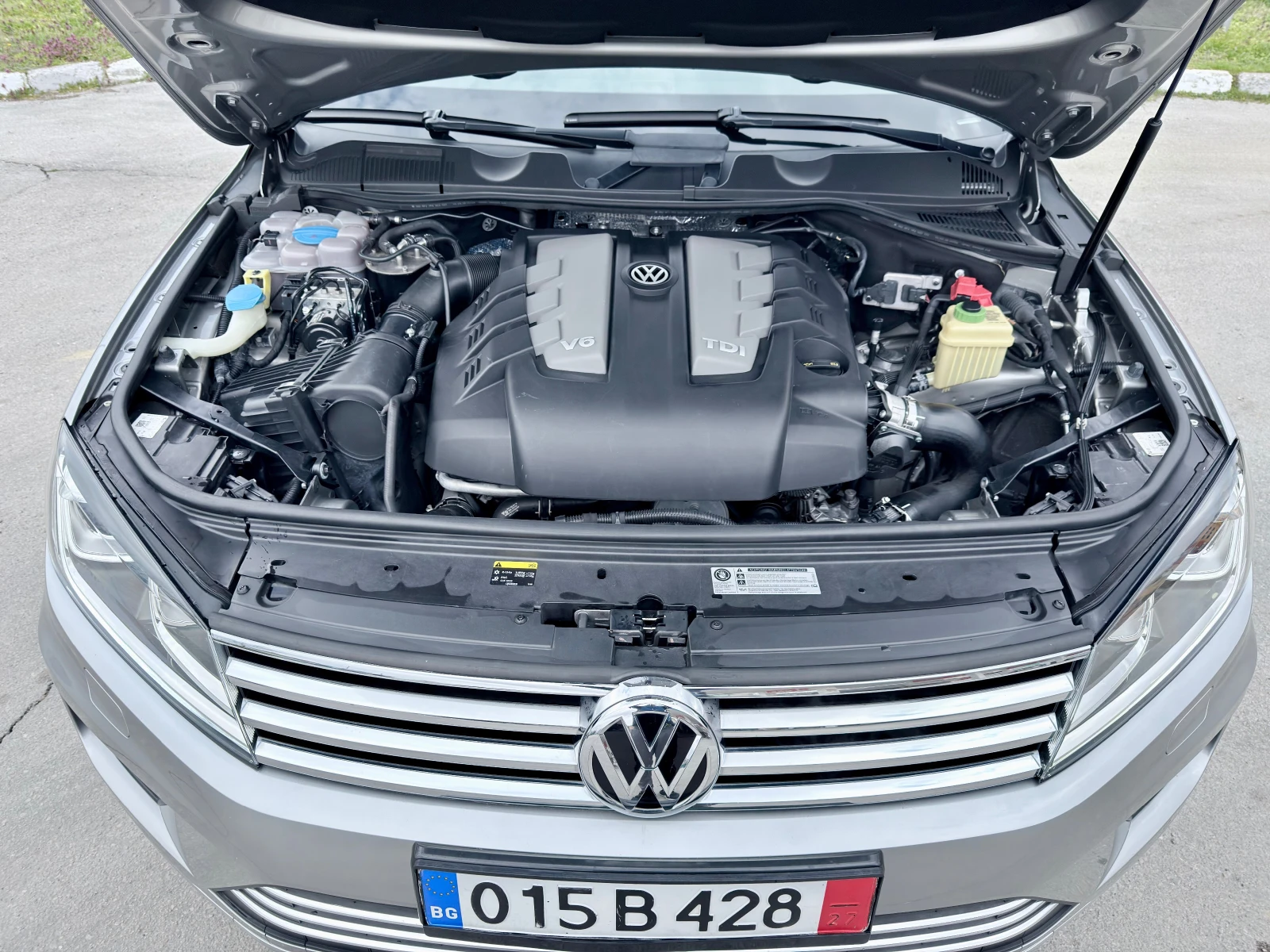 VW Touareg 3.0TDI-V6* Facelift* Full* 4X4* Euro6B* Лизинг* , снимка 17 - Автомобили и джипове - 54015123