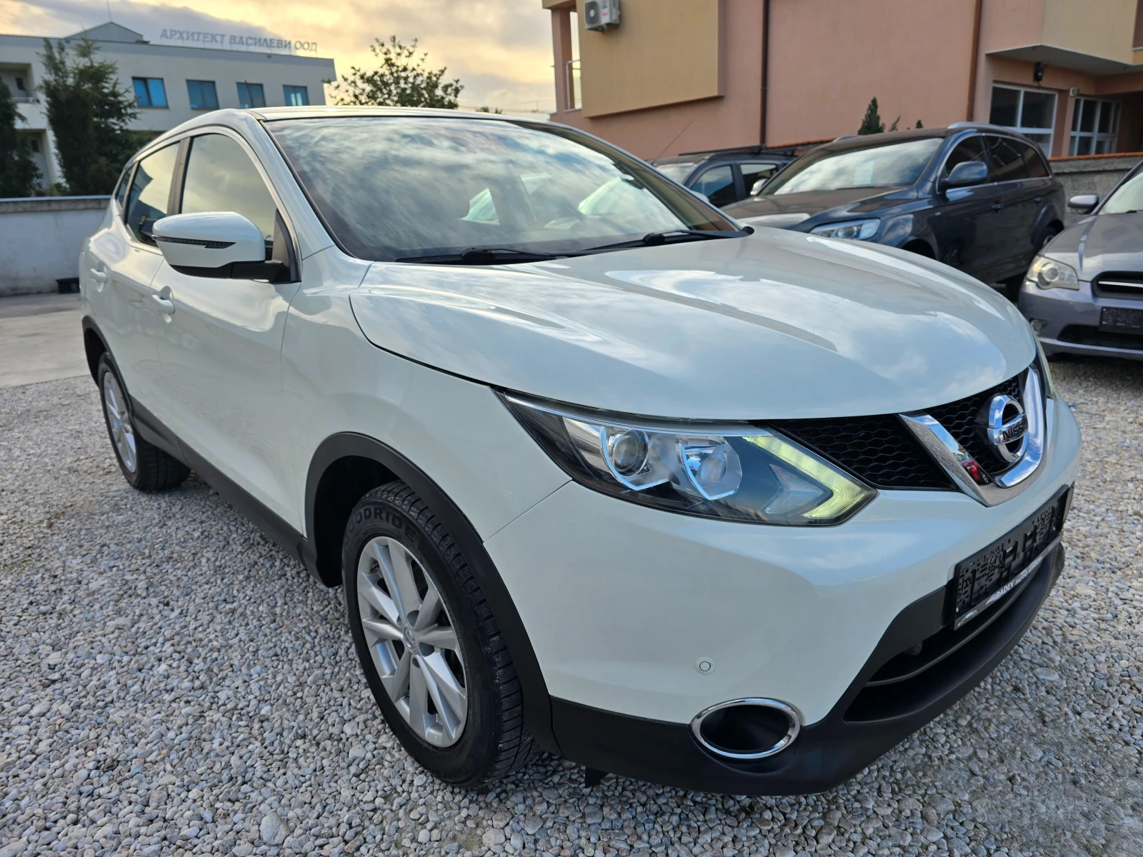 Nissan Qashqai 1.5DCI N-CONNECTA/NAVI/LED/, снимка 5 - Автомобили и джипове - 54159936