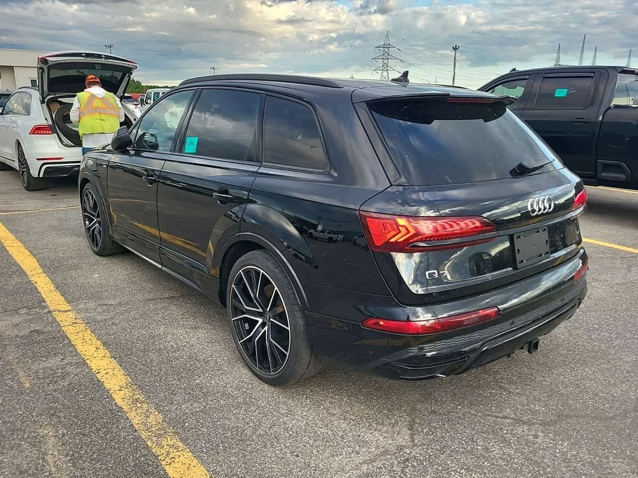 Audi Q7 * ДИСТРОНИК* 2 КЛЮЧА* ОБДУХВАНЕ* ПАНОРАМА* , снимка 4 - Автомобили и джипове - 54844614