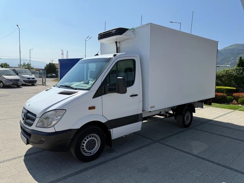 Mercedes-Benz Sprinter 319 CDI Хладилен + ток 3.86м. Клима , снимка 3 - Бусове и автобуси - 50645252