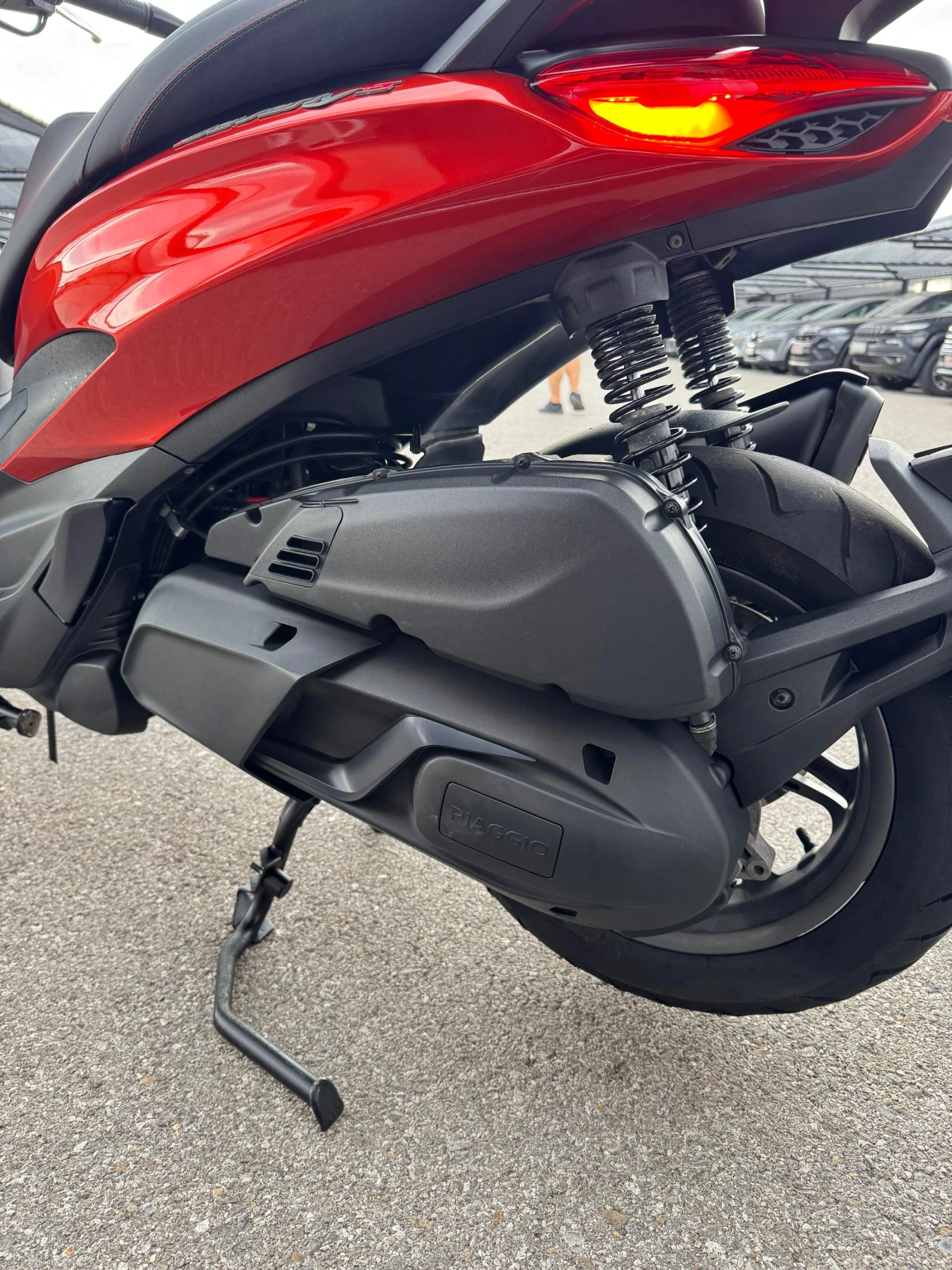Piaggio Beverly S* 400HPE* ABS* TCS* KEYLESS* LED, снимка 12 - Мотоциклети и мототехника - 55326555